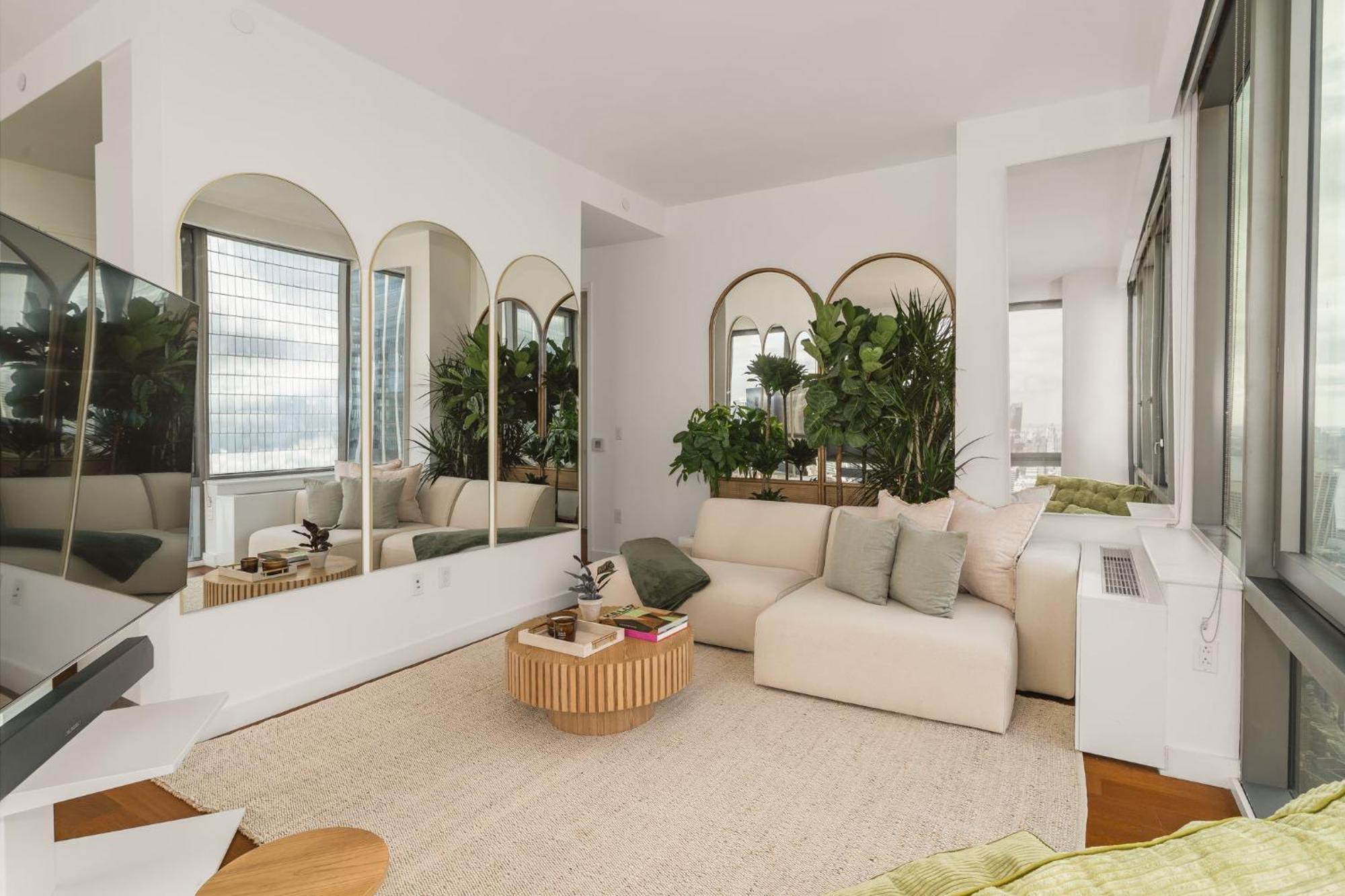 Apartment Luxurious 2-bedroom 2 Bath Close To Park & Broadway *